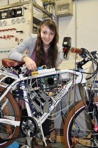 Muriel Racky im Erfinderlabor. Foto: Zentrum für Chemie e.V.