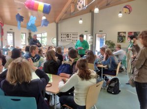 Begrüßung durch Realschulchef Günter Koch.Foto: privat
