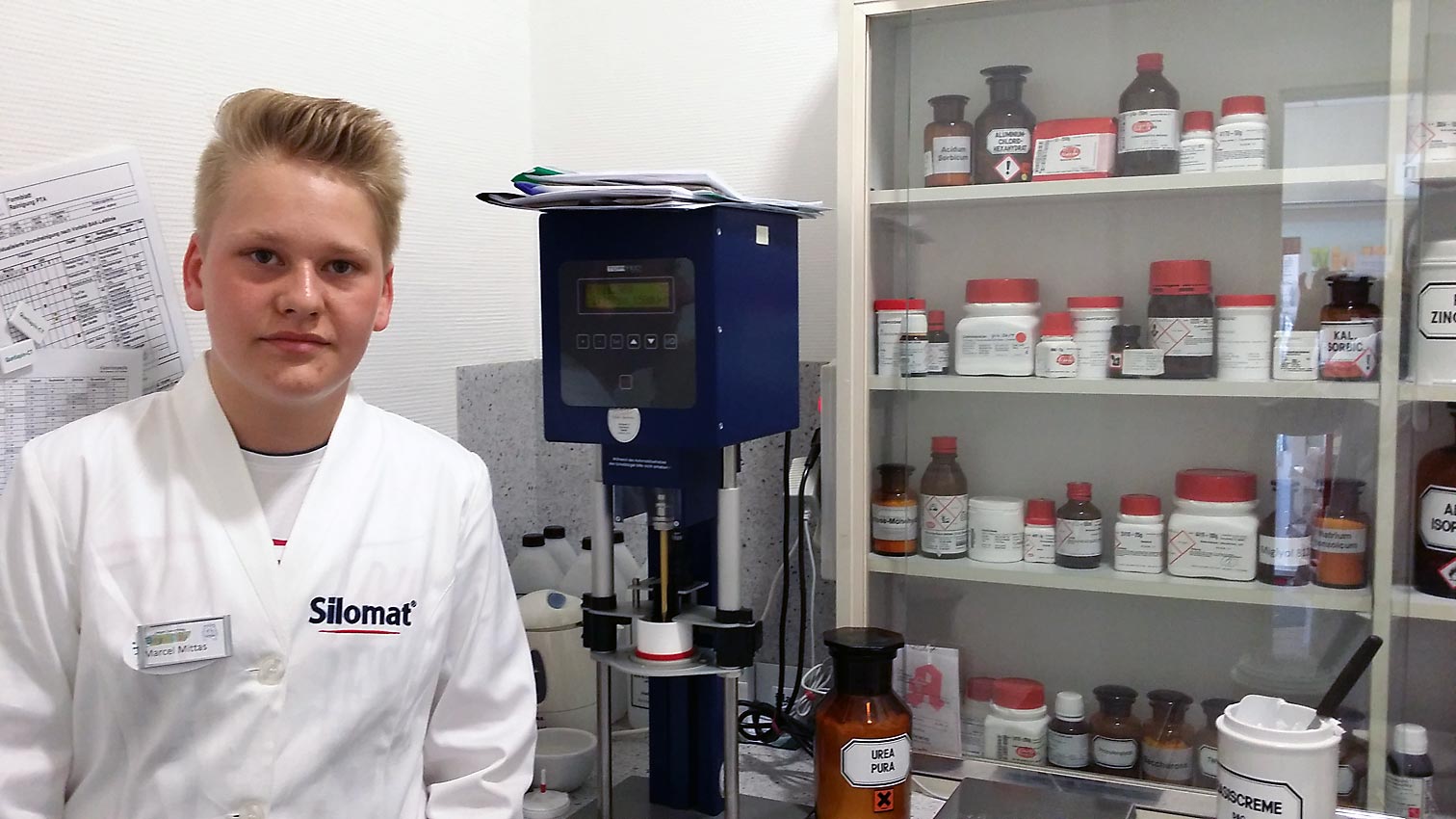 Marcel in der Rolle eines Apothekers. Foto: privat
