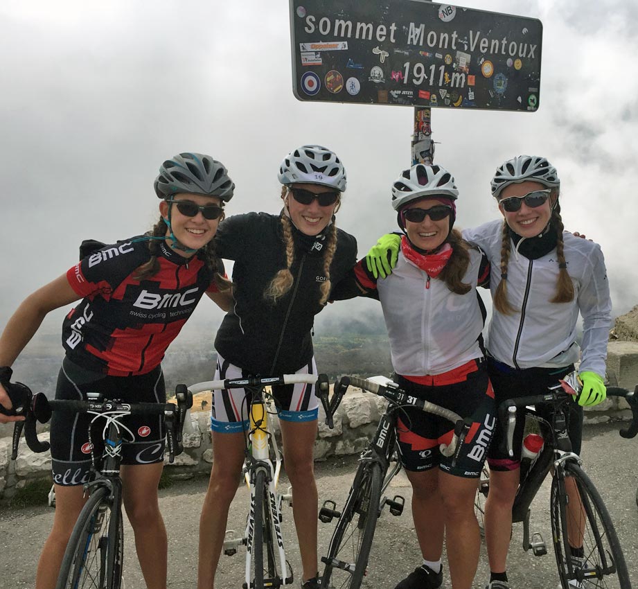 Erstbesteigung des Mont Ventoux (v. l.): Miriam Aue, Madita Hendriks, Christina Lechner, Lea Klawe. Foto: privat