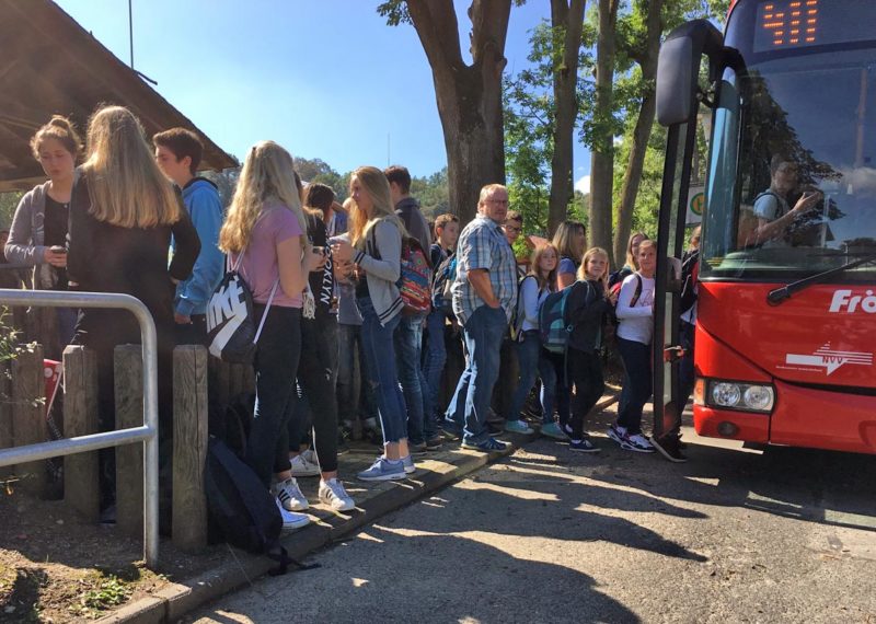 Hochbetrieb an den Schulbussen. Bild: BUB