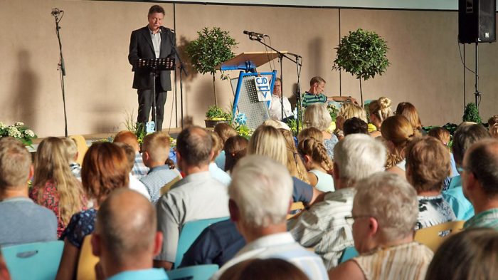 Schulleiter Günter Koch bei der Schulaufnahme | Foto: A. Bubrowski/CJD Oberurff