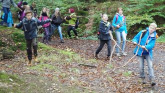 Jubel im Wald | Bild: A. Bubrowski/CJD Oberurff