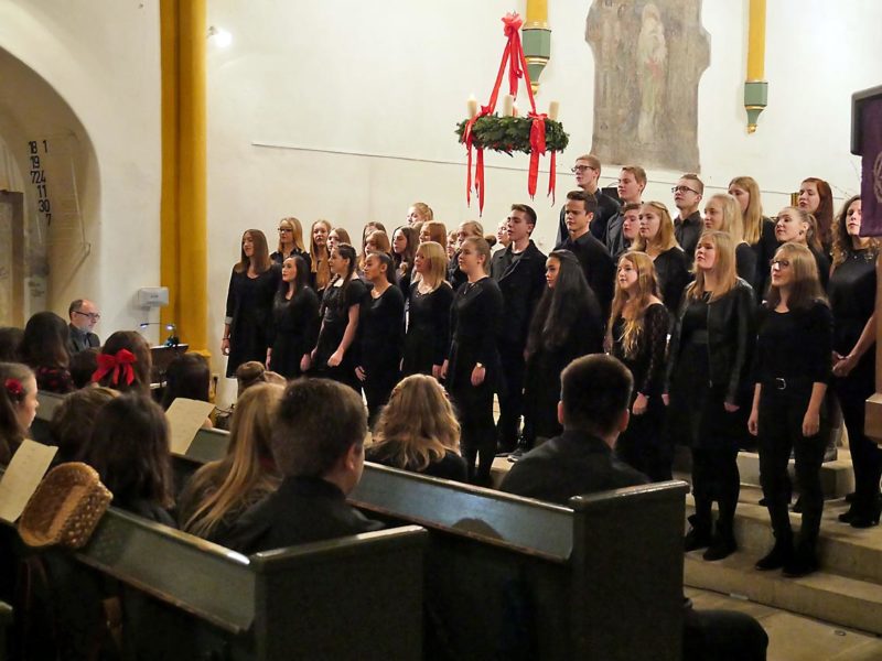 Adventsmusik: Jugendliche Stimmen | Foto: Andreas Bubrowski/CJD Oberurff