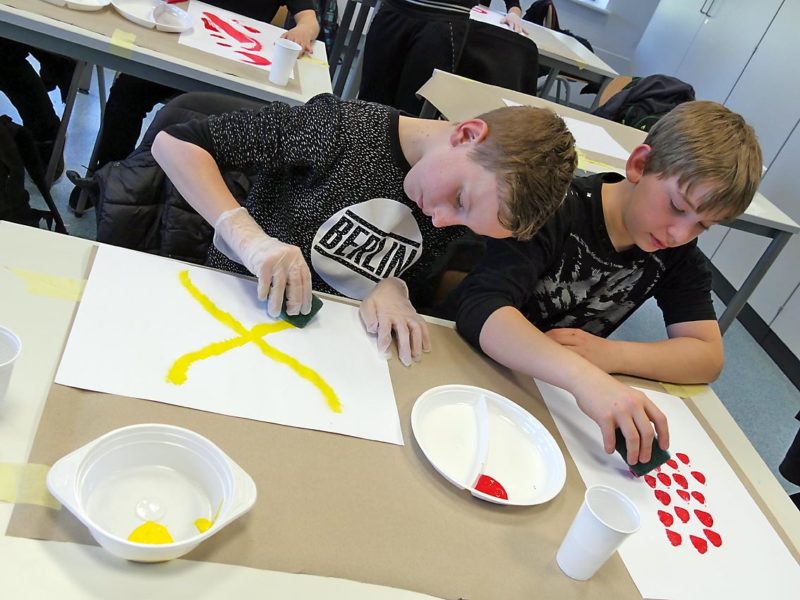 Ausdrucksmalen Physik-Optik | Bild: Andreas Bubrowski/CJD Oberurff