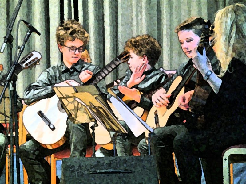 Gitarrenensemble zur Eröffnung | Bild: Andreas Bubrowski/CJD Oberurff