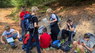Geocaching: Teamplayer I | Foto: N. Schnetzler/CJD Oberurff