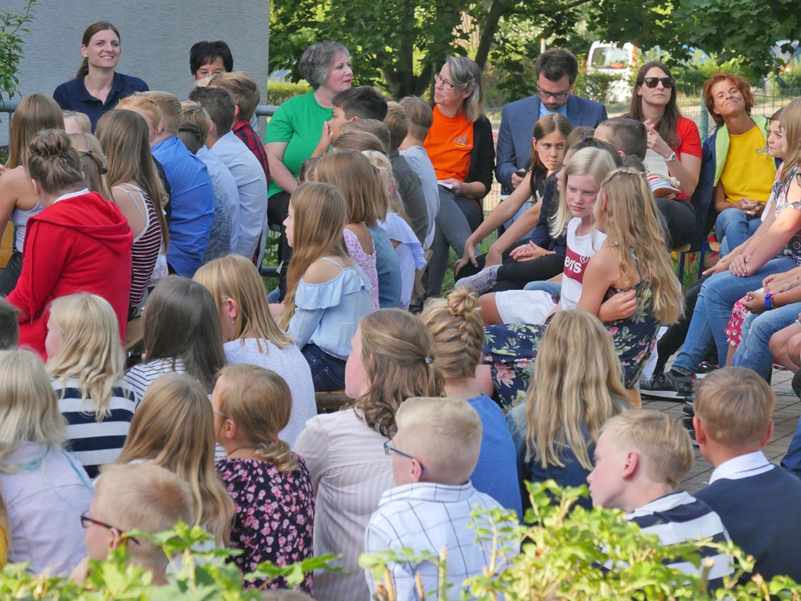 Die neuen Fünftklässler warten gespannt | Foto: A. Bubrowski/CJD Oberurff