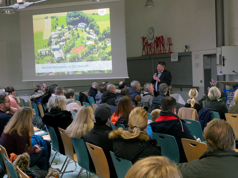 Begrüßung durch Schulleiter Günter Koch. Foto: BUB/CJD Oberurff
